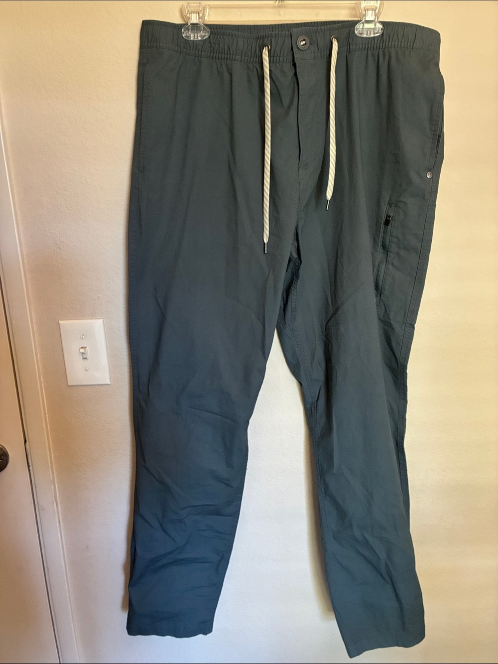 Vuori Women's Charcoal Grey Organic Cotton Ripstop Pants - Size XXL